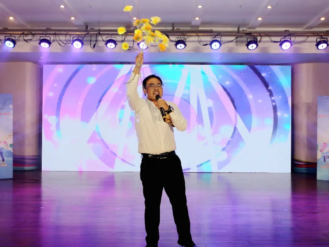 b2cce3537e54e19bf42a1219befc191f.jpg